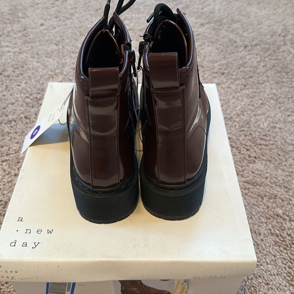 Black cherry patent shiny combat boots new in box size 6 a new day - Picture 3 of 4